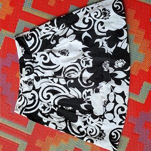 WHBM floral pleated skirt sz M